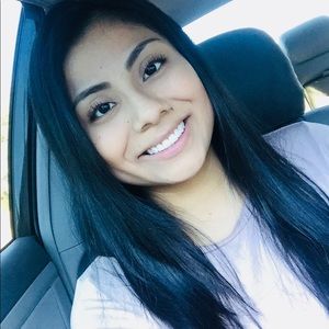 Meet your Posher, Carolina